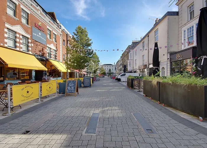 14 Oxford Mews - 5 Star Living For Up To 10 People